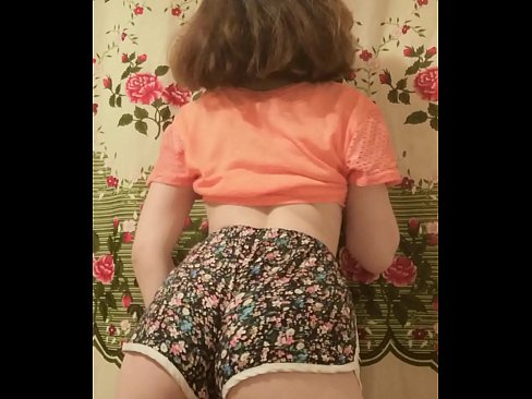❤️ La joven sexy hace un striptease grabando sus calzoncillos en la cámara Video de sexo en es.xlxxporno.ru ❌️