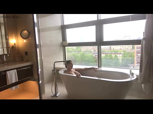 ❤️ Tremenda nena masturbando apasionadamente su coño en el baño Video de sexo en es.xlxxporno.ru ❌️