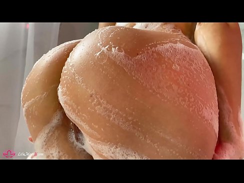 ❤️ Morena se masturba el coño con un vibrador hasta alcanzar un intenso orgasmo en la ducha Video de sexo en es.xlxxporno.ru ❌️
